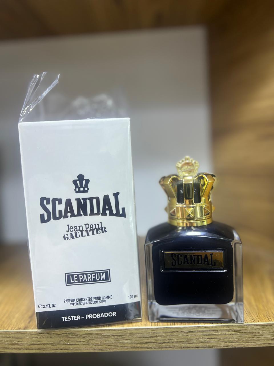 SCANDALE